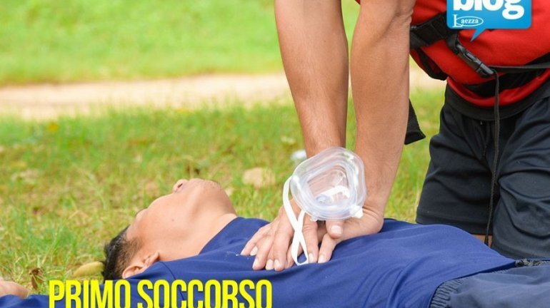 A Portici medici volontari e defibrillatori in spiaggia per il primo soccorso dei bagnanti ❒ laezzasrl.it
